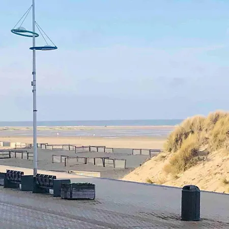 Spacious Bright On The Seawall In Zeebrugge